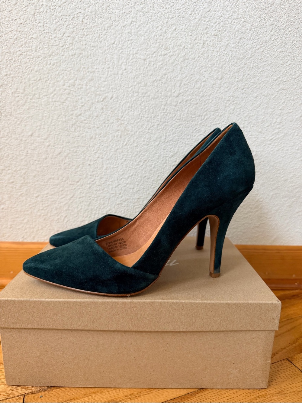 Madewell Women’s Pointed-Toe Suede Pumps in Gallery Green - Picture 4 of 5